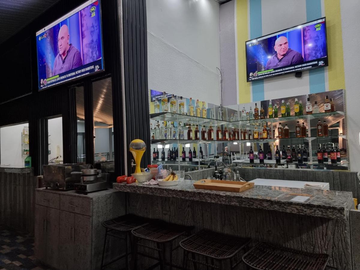 Chequers Suites Subic Bay Олонгапо Екстериор снимка