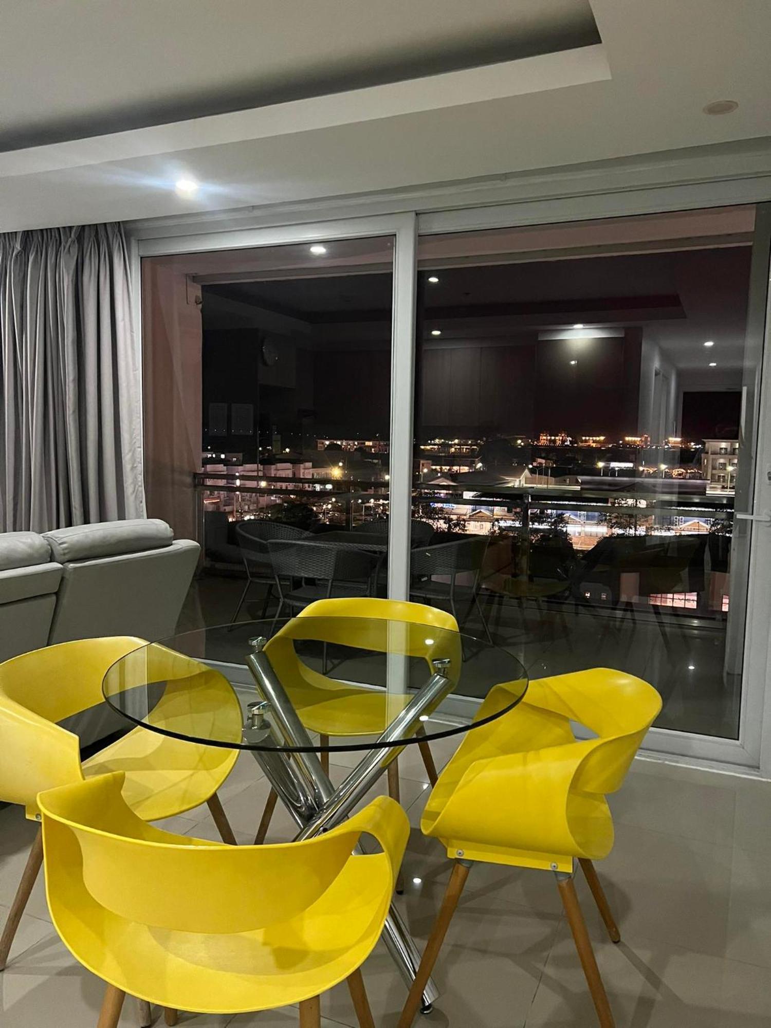 Chequers Suites Subic Bay Олонгапо Екстериор снимка