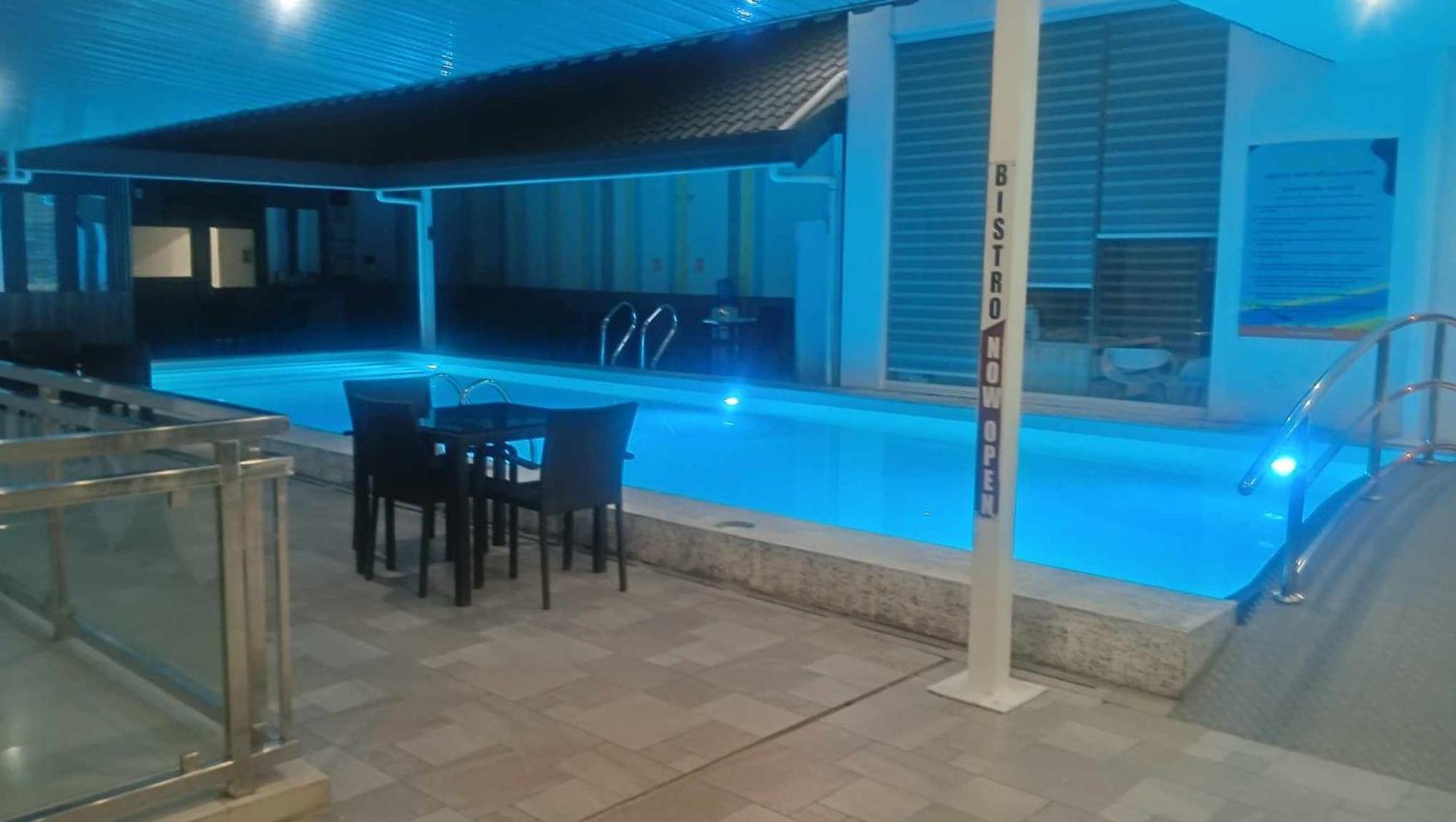 Chequers Suites Subic Bay Олонгапо Екстериор снимка