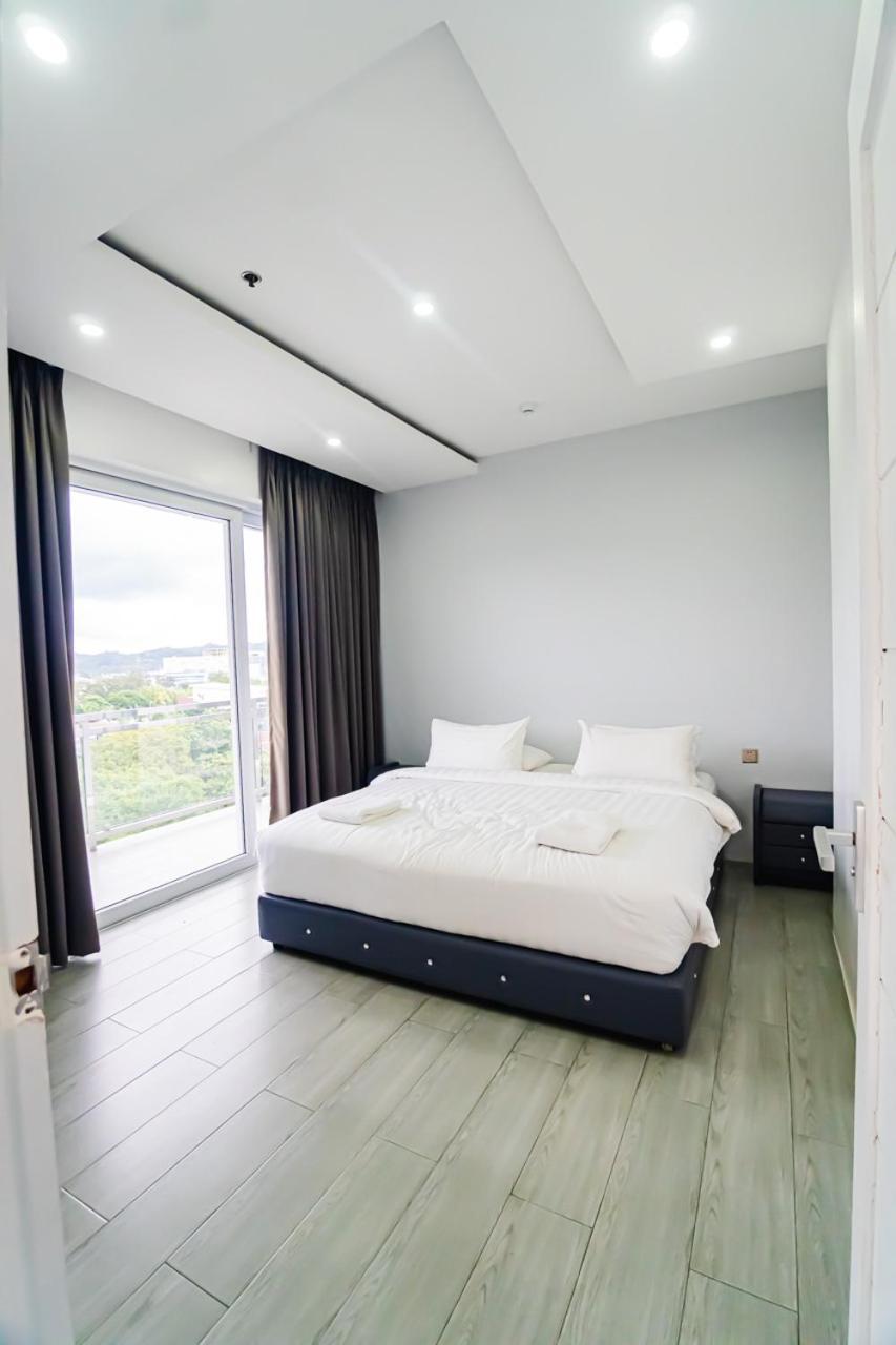 Chequers Suites Subic Bay Олонгапо Екстериор снимка