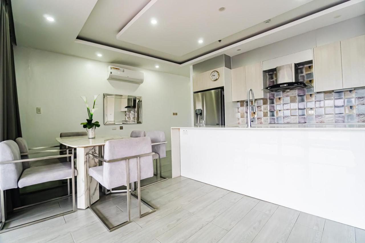 Chequers Suites Subic Bay Олонгапо Екстериор снимка
