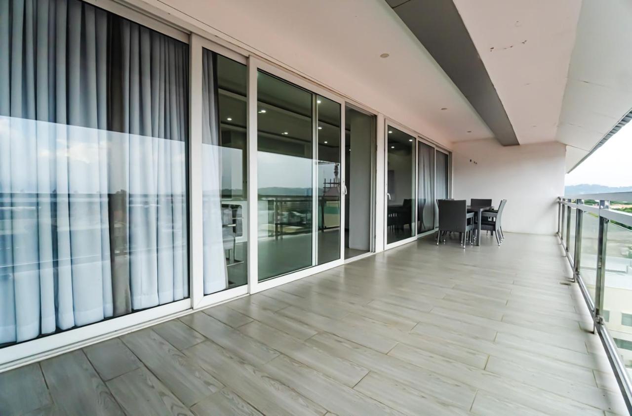 Chequers Suites Subic Bay Олонгапо Екстериор снимка