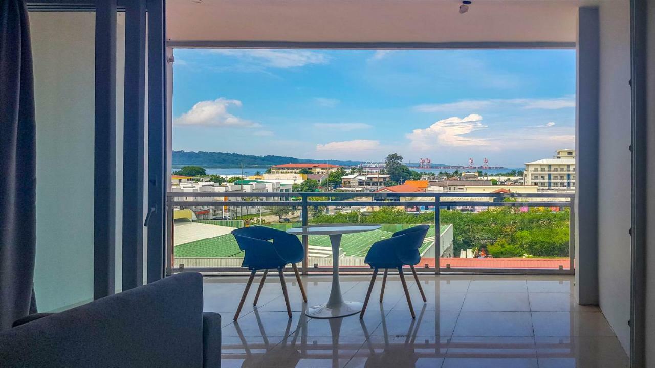 Chequers Suites Subic Bay Олонгапо Екстериор снимка