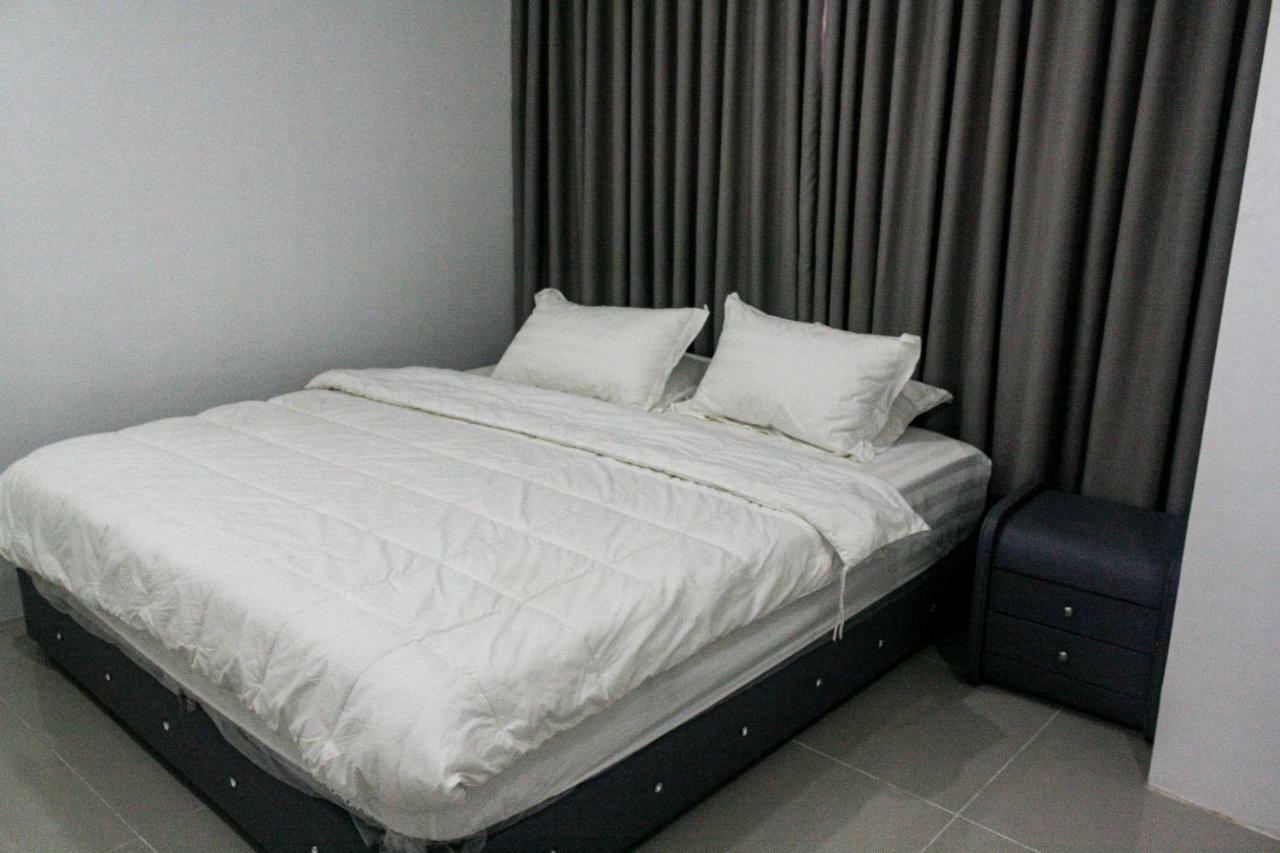 Chequers Suites Subic Bay Олонгапо Екстериор снимка